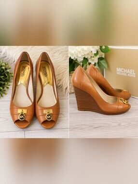 Michael Kors Tan Leather Peep Toe Wedge Heels Gold MK Logo Size 8.5M